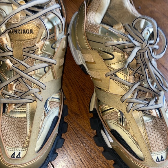 Balenciaga Metallic Gold.Slight scuffs overall 8/10 shoe condition. DM ME FOR PU - Picture 3 of 8